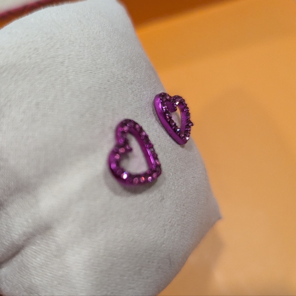 Betsey Johnson Open Heart Earrings - Picture 2 of 6